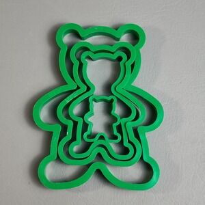 Vtg. Wilton Cookie Cutter Teddy Bear Family Set Of 4Green 1991 6",4.5",4", 1.5"